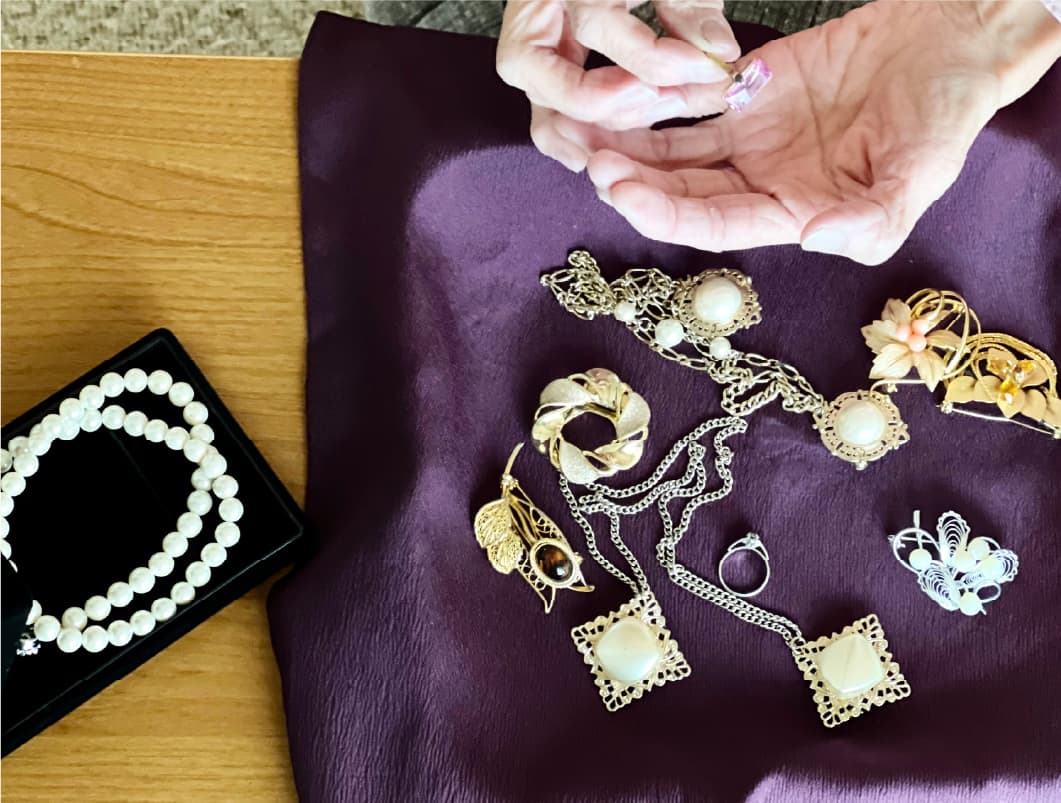 遺品整理、家財処分、買取りイメージ